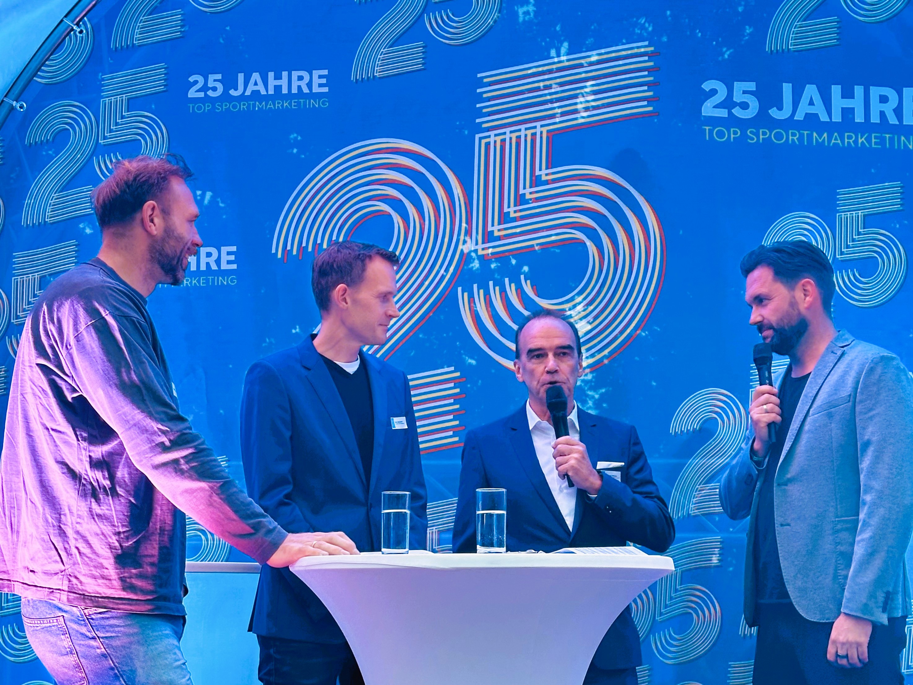 Dank an die Spielbank Berlin für ihr langjähriges Engagement beim Berliner Sport: Robert Harting, Diskuswurf-Olympiasieger, Dirk Walsdorff, RBB-Sportchef, Gerhard Wilhelm, Sprecher der Geschäftsführung der Spielbank Berlin, Moderator Matthias Killing | BERLINboxx